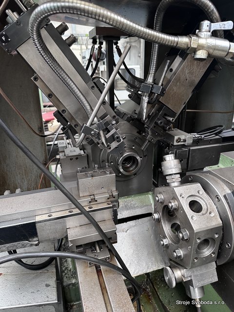 Soustruh automatický revolverový SCHAUBLIN 123 (9566 - pridat Automatic turret lathe SCHAUBLIN 123 (5).JPG)